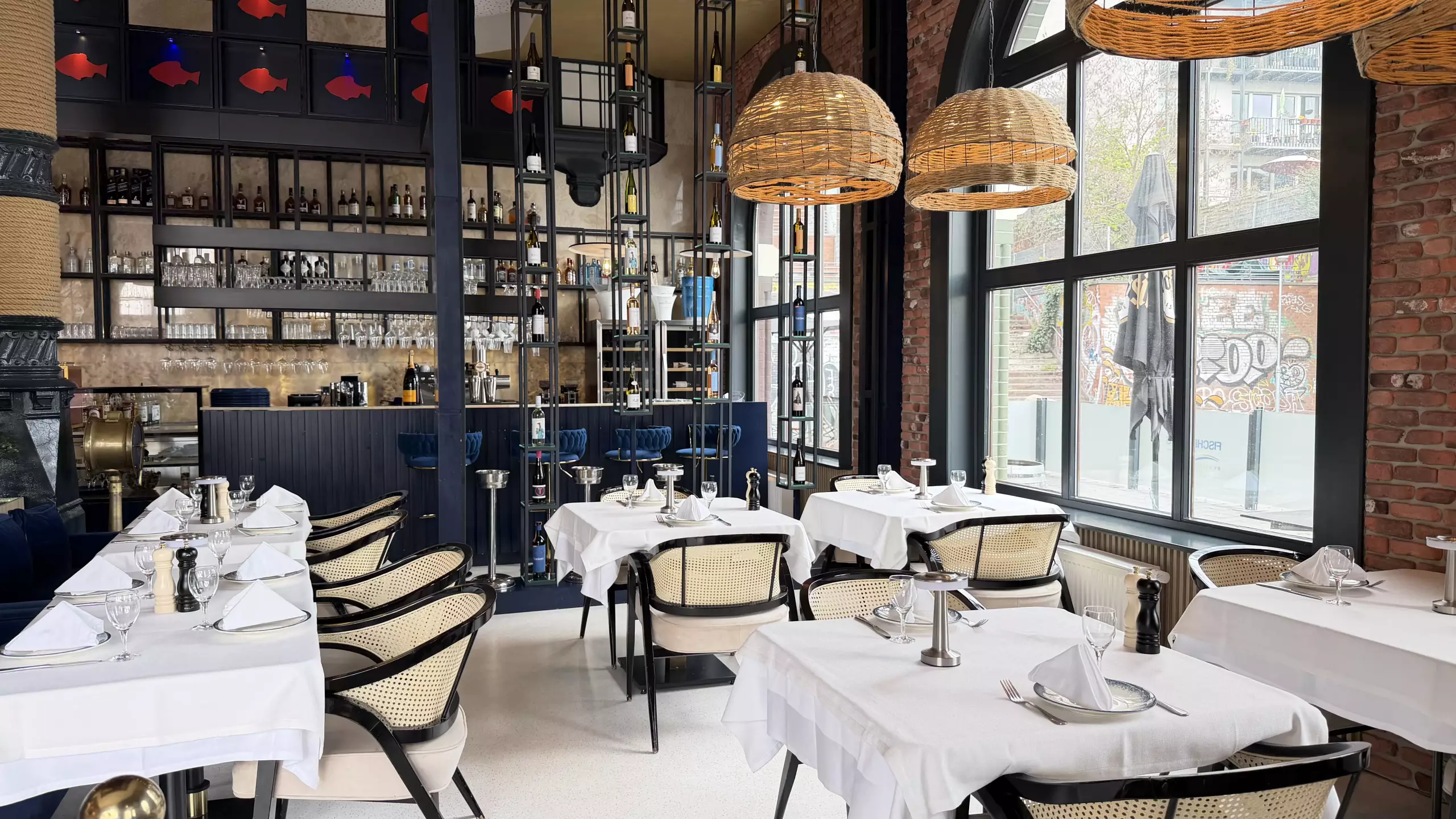 Fischrestaurant Hamburg St. Pauli – elegante Tischdekoration und gemütliche Atmosphäre im Fischerhaus